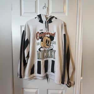 Vintage 90s Mickey Mouse hoodie Walt Disney size large Made in Canada